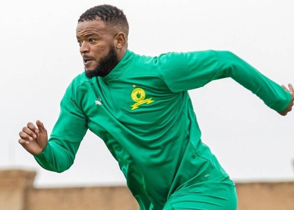 Thandani Ntshumayelo a tsundzuxa Sipho Mbule