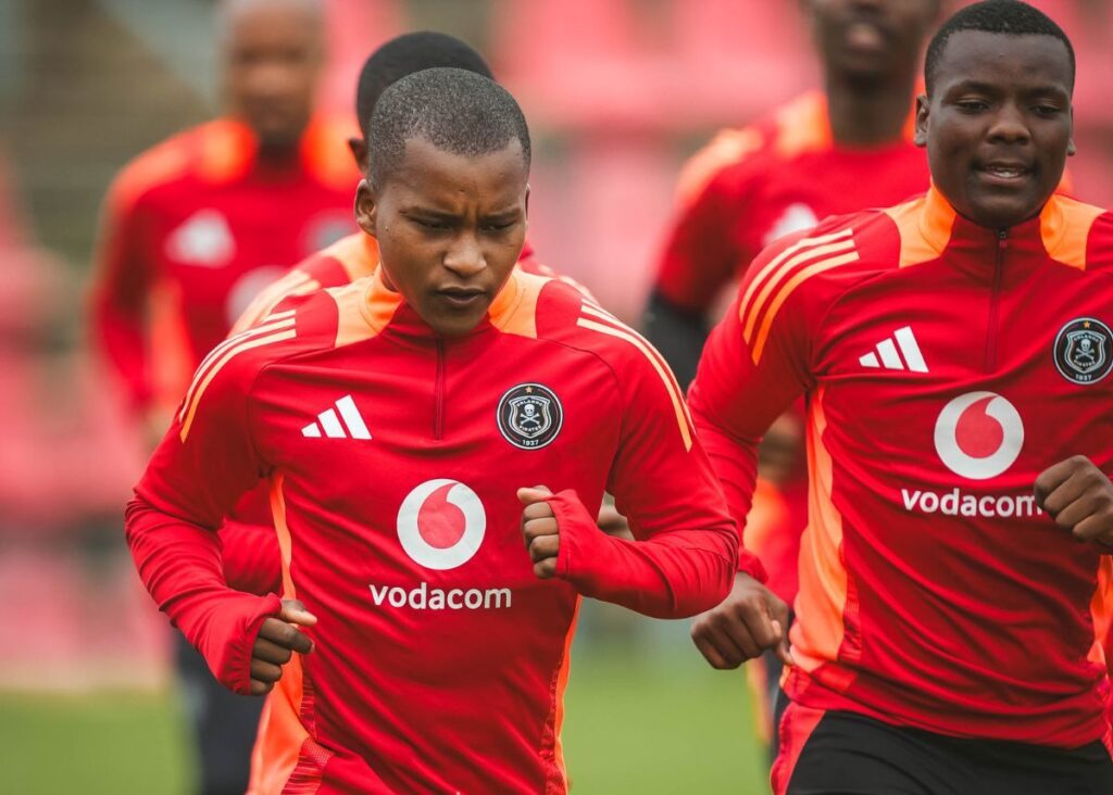 Azola Tshobeni a hundziseriwa eka Chippa United