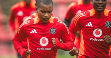 Azola Tshobeni a hundziseriwa eka Chippa United