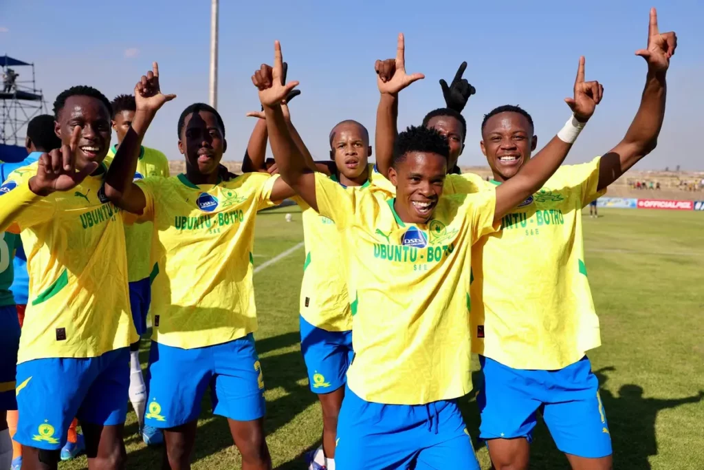 Vatlangi vambirhi va Mamelodi Sundowns va rhumeriwile eka AmaTuks