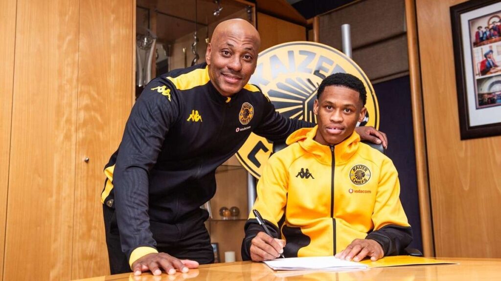 Cape Town Spurs yi sola ku hundziseriwa ka Asanele Velebayi