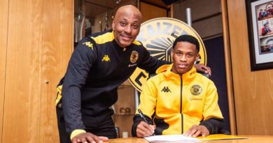 Cape Town Spurs yi sola ku hundziseriwa ka Asanele Velebayi