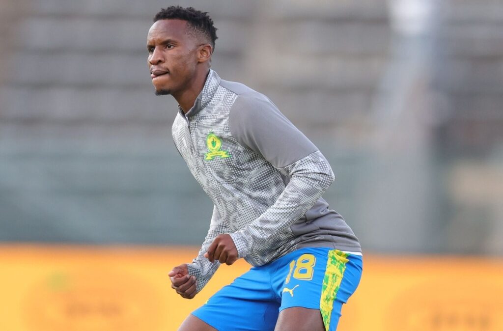 Zwane Issues Bold Warning as Sundowns Gear Up for Champions League Battle Mamelodi Sundowns star Themba Zwane has declared that the time has come for the team to seize Africa’s greatest club prize in the Caf Champions League. After two consecutive near misses, Zwane insists this season demands more than just talent – it requires hard work and a winning mindset. Facing a tough group that includes Rulani Mokwena’s MC Alger, Al Hilal of Sudan, and the combative St Eloi Lupopo, Sundowns are ready for fierce competition. Zwane did not hold back, calling Lupopo a “dirty team” known for rough tackles but promising his side will find a way to counter their tactics. With confidence high and Sundowns’ golden generation firing on all cylinders, Zwane is determined to finish the story. The clash against Lupopo at Loftus Stadium on November 21 will set the tone for their title charge. “This season, we want to finish the story,” Zwane said, sending a clear message to all rivals.