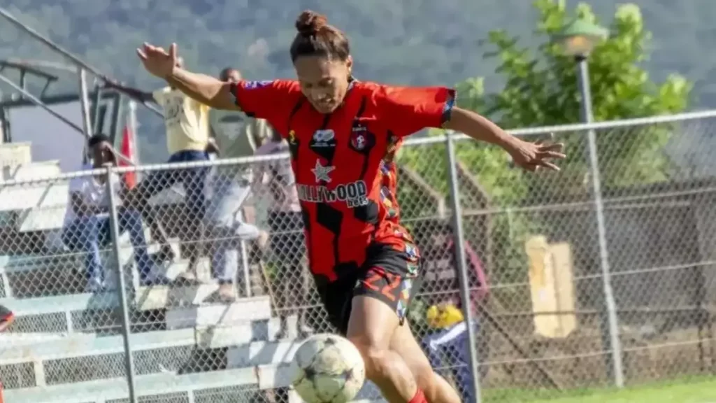Leandra Smeda a va ehenhla hi ku kora tigoli eka Hollywoodbets Super League