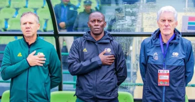 Helman Mkhalele u xiximiwile hi Hugo Broos atlhela a n’wi seketela