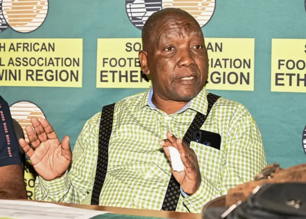 President wa Safa a kombisa ku vilela hi ku ncinca ka vazaberi eka PSL