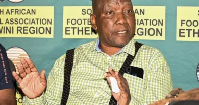 President wa Safa a kombisa ku vilela hi ku ncinca ka vazaberi eka PSL