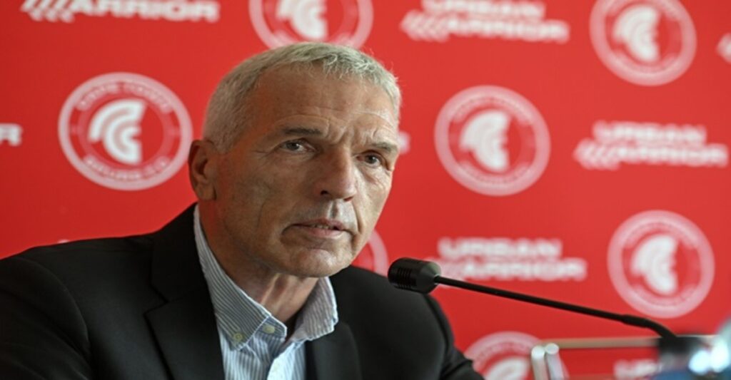 Ernst Middendorp a sola muzaberi-nkulu wa Durban City
