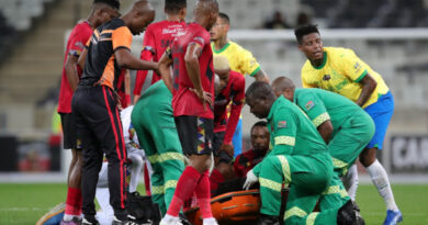 Bernard Parker a vulavula hi mhangu yo vaviseka na Bongani Zungu