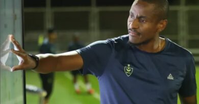 Rulani Mokwena a paluxa ndzima yo vava eka ntirho wa yena wa vuzaberi