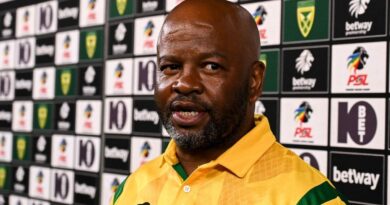 Manqoba Mngqithi a kurisa vatlangi vantshwa va le KwaZulu-Natal