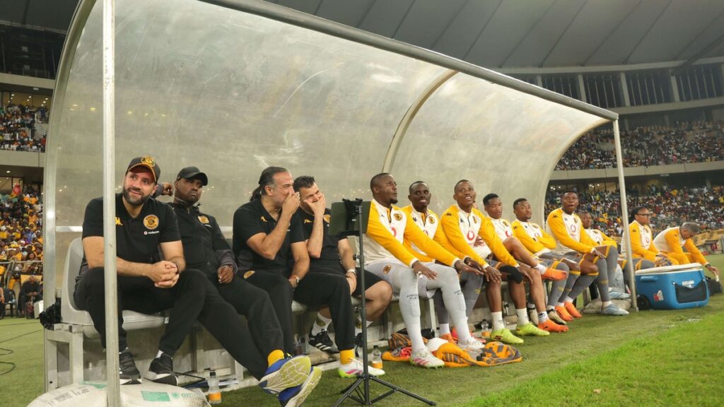 Muzaberi wa Orlando Pirates Ouaddou u hlayisa Kaizer Chiefs eka Premiership